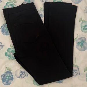 Express Black Mid Rise Skyscraper Jeans. Size 6s